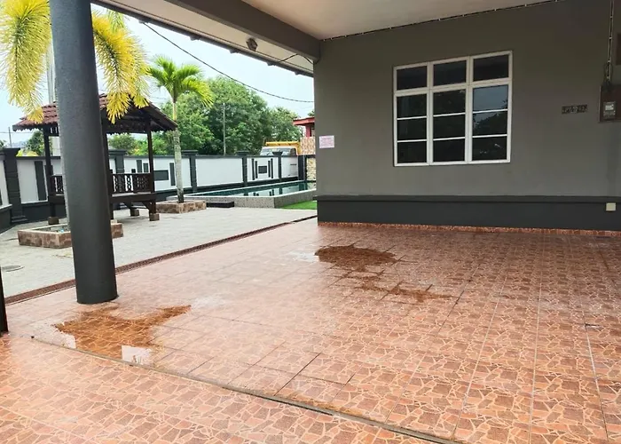 Homestay Kemaman Private Pool Fyna