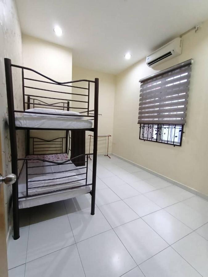 Kemaman Private Pool Fyna * Chukai