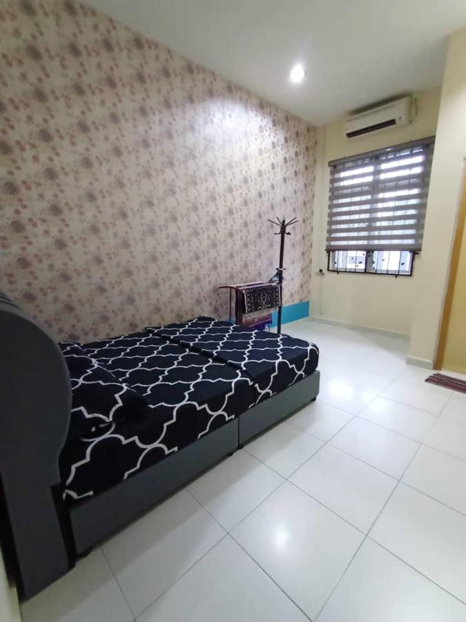 Kemaman Private Pool Fyna * Chukai