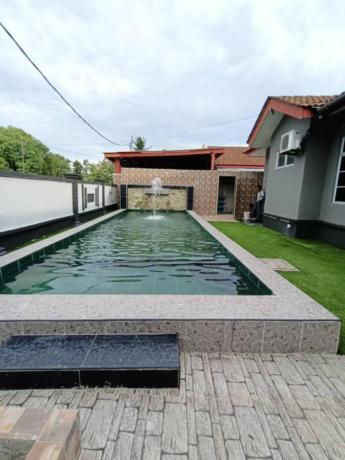 Kemaman Private Pool Fyna * Chukai