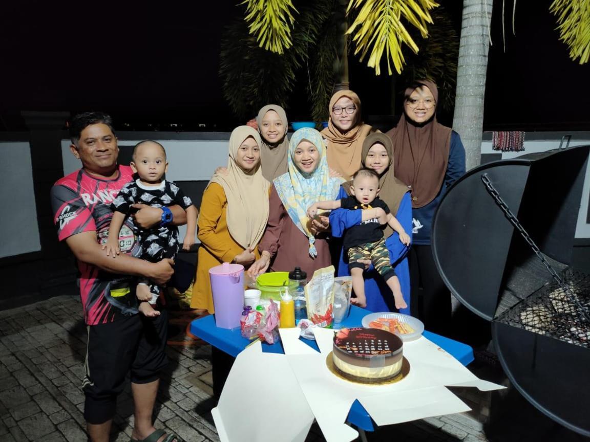 Kemaman Private Pool Fyna Villa Chukai
